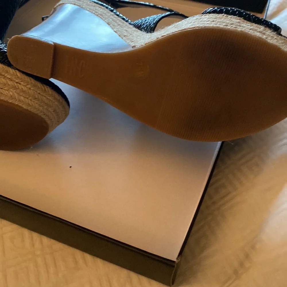 Sandals - Picture 6 of 8